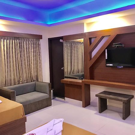 Hotel Grand Suites Бангалор Экстерьер фото