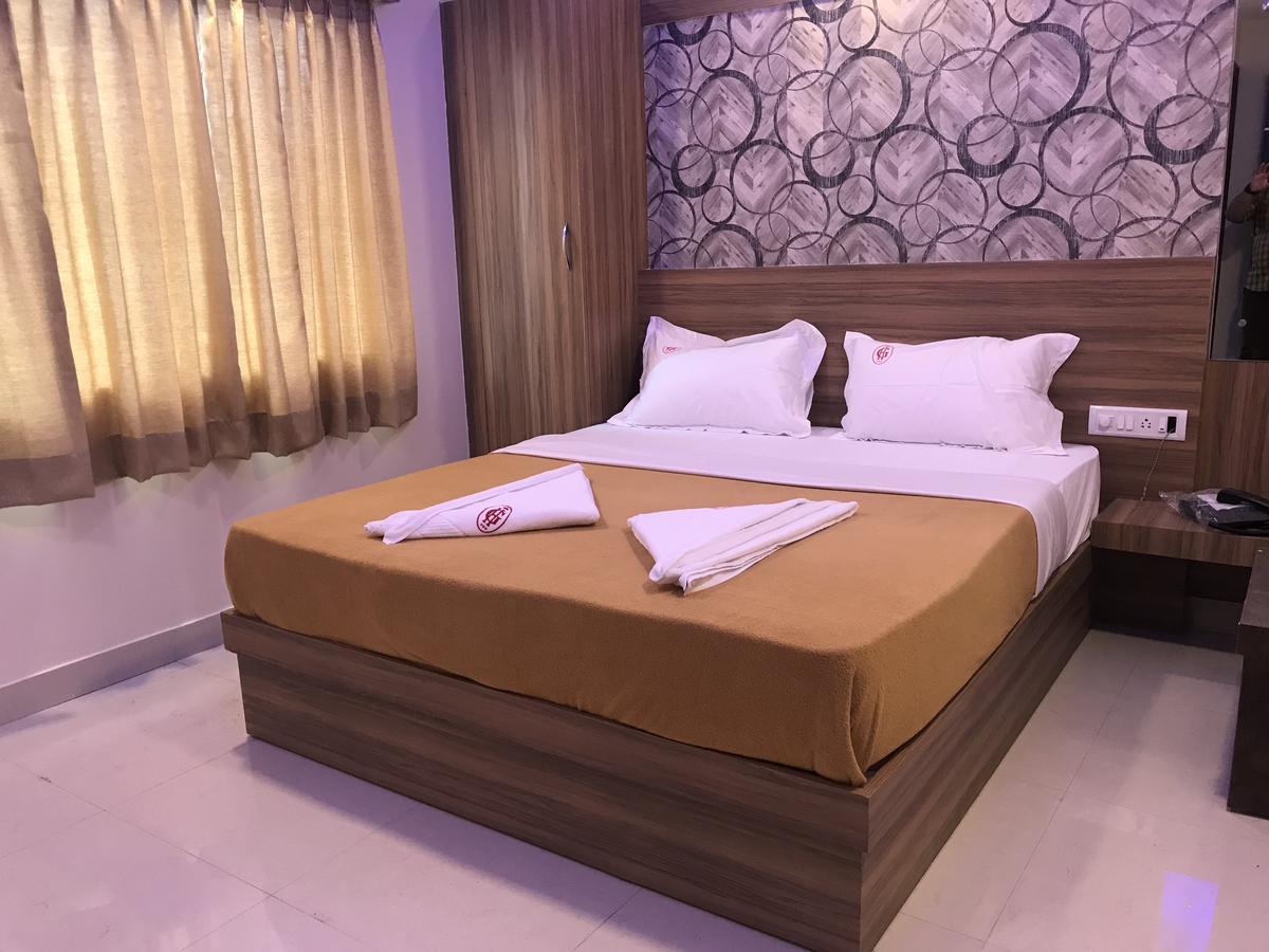Hotel Grand Suites Бангалор Экстерьер фото